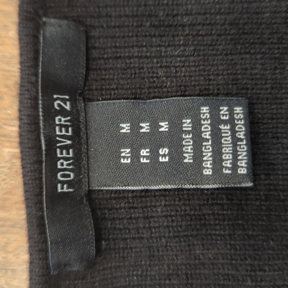 Black Knit Halter Top - Picture 4 of 6